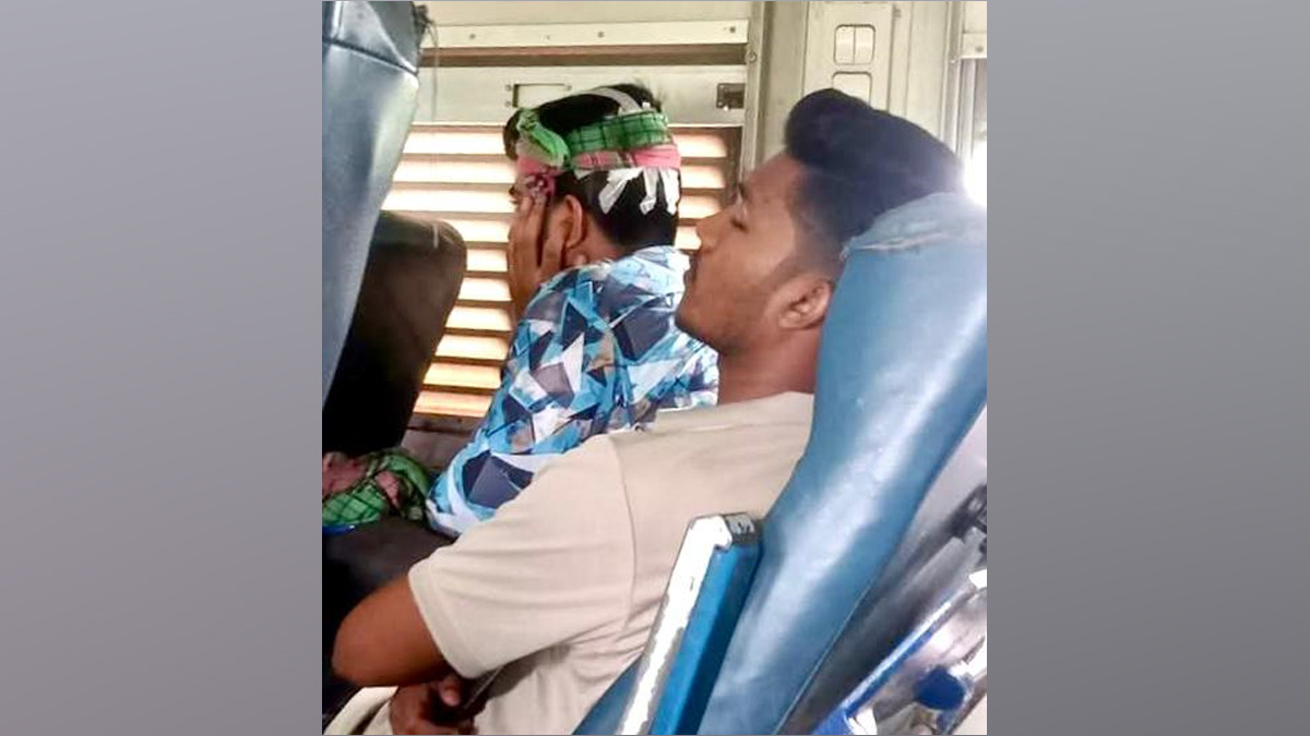 ট্রেনে পাথর নিক্ষেপের ঘটনায় মাথায় আঘাত পাওয়া সাজ্জাদ হোসেন। ছবি- রূপালী বাংলাদেশ