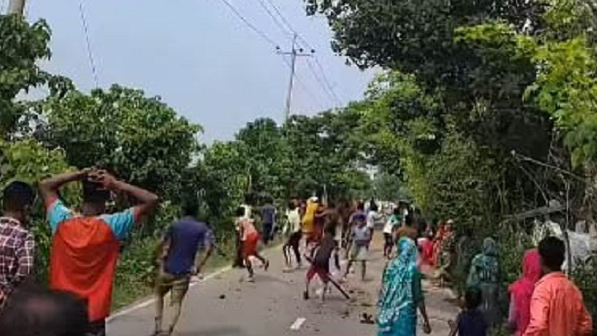 রিকশা ভাড়া নিয়ে দু’পক্ষের সংঘর্ষ, আহত অর্ধশতাধিক