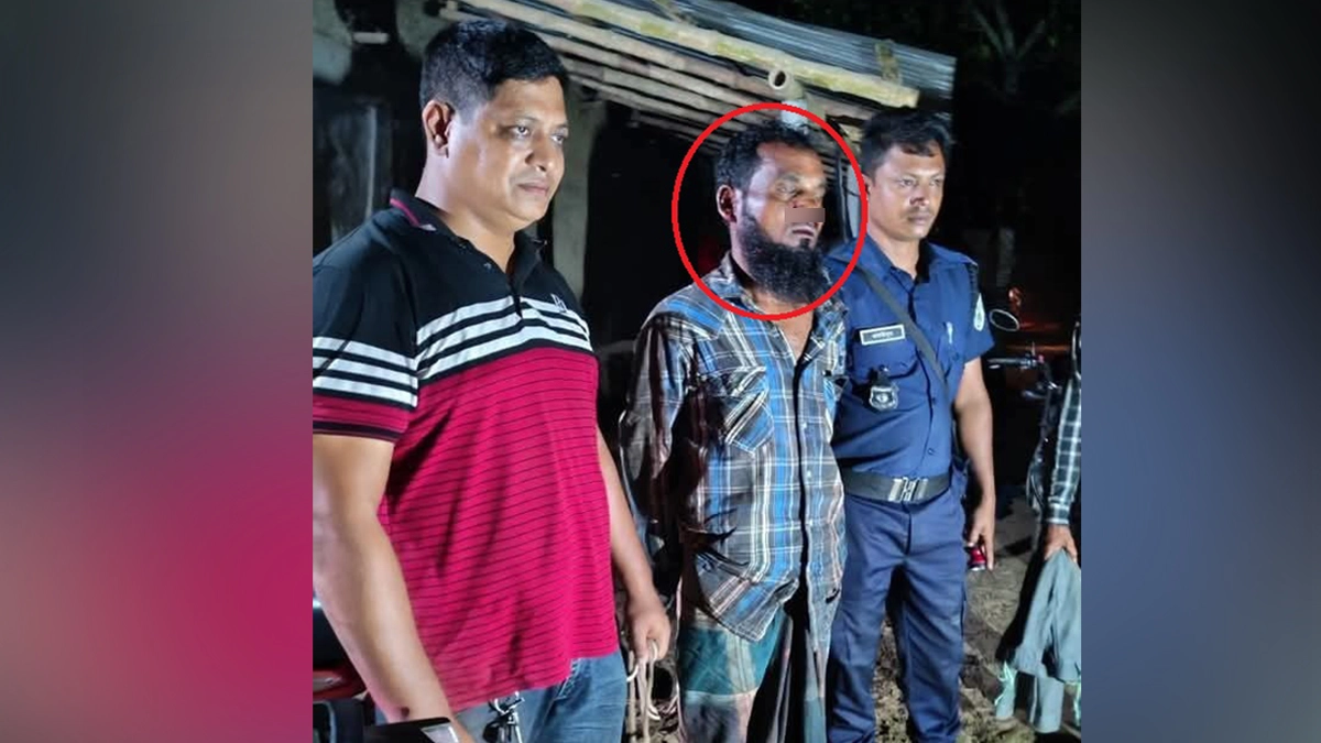 মেয়ের জামাইয়ের বিরুদ্ধে শাশুড়িকে কুপিয়ে হত্যার অভিযোগ