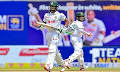 লাঞ্চ থেকে ফিরেই জোড়া উইকেট হারাল টাইগাররা