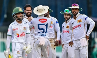 দিনের শুরুতেই আউট লিটন, ইনিংস পরাজয়ের দ্বারপ্রান্তে বাংলাদেশ