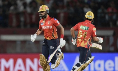 শুরুর ধাক্কা সামলে পাঞ্জাবের ঝোড়ো ব্যাটিং
