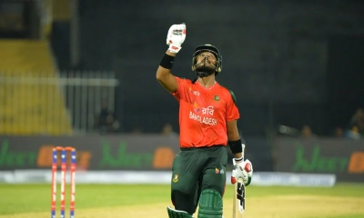 লাহোরে ইমনের ঝড়ো ফিফটি