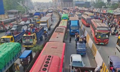 গাজীপুরে ২০ কিলোমিটার যানজটে ঘরমুখো যাত্রীদের ভোগান্তি