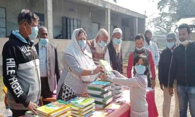 বাগেরহাটে নতুন বই পায়নি বেশিরভাগ শিক্ষার্থী