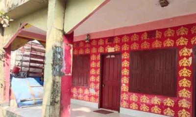 চেয়ারম্যানকে বের করে ইউপি কার্যালয়ে তালা