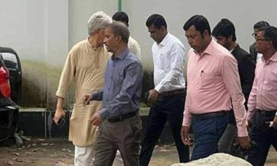 রাষ্ট্রপতি ইস্যুতে প্রশ্ন এড়িয়ে গেলেন আইন উপদেষ্টা