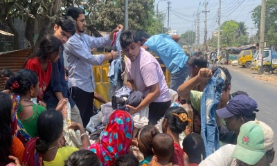 সুবিধা-বঞ্চিতদের জন্য চুয়েট শিক্ষার্থীদের বস্ত্রবিতরণ