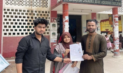 এডমিট হারিয়ে যাওয়া শিক্ষার্থীর পাশে রাবি ছাত্রদল