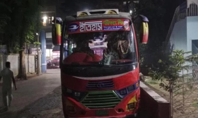 সাভারে চলন্ত বাসে ফের ডাকাতি, জিম্মি করে লুটপাট