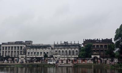 মানিকগঞ্জে ইতিহাসের সাক্ষী বালিয়াটি জমিদার বাড়ি