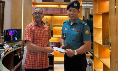 মব নিয়ন্ত্রণ করে পুরস্কৃত ধানমন্ডি থানার ওসি