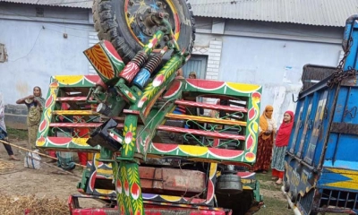 শেরপুরে সড়ক দুর্ঘটনায় নিহত ২, আহত ২১