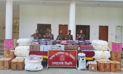 যশোর সীমান্তে বিজিবির অভিযানে দেড় কোটি টাকার ভারতীয পণ্য আটক