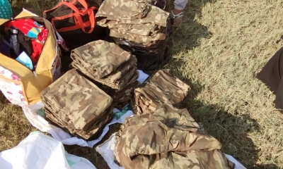 আরাকান আর্মির ৬০ জোড়া পোশাকসহ আটক ৩