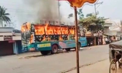 যশোরে বাসের চাকায় পিষ্ট বাবা ও ২ মেয়ে, জনতার আগুন