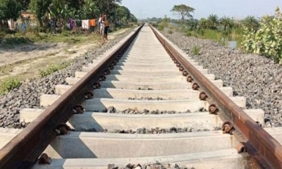 ট্রেনে কাটা পড়ে নানা-নাতনির মৃত্যু