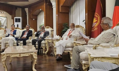 প্রধান উপদেষ্টার সঙ্গে বৈঠকে বিএনপি-জামায়াত ও এনসিপির যেসব বিষয়ে আলোচনা হলো