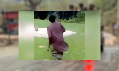 সেনাবাহিনীর পোশাকে ছদ্মবেশ, একে-৪৭ হাতে হামলা