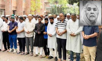 ‘অগ্নিকন্যা’ মতিয়া চৌধুরীর প্রথম জানাজা সম্পন্ন