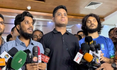 আ. লীগ নিষিদ্ধের সুস্পষ্ট রোডম্যাপের দাবিতে যমুনার সামনে হাসনাতের অবস্থান