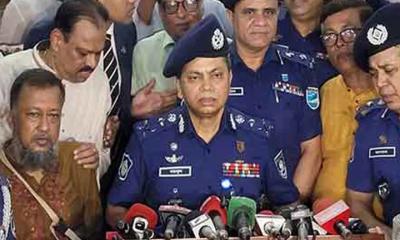 উৎসাহ উদ্দীপনায় ও নিরাপদে দুর্গাপূজা উদযাপিত হচ্ছে