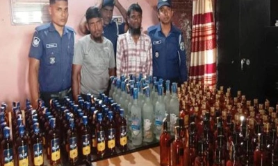 নেত্রকোনায় বিদেশি মদসহ আটক ২