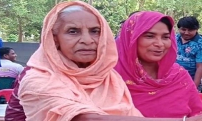 ১২ সন্তানের জননী বেঁচে থাকতেই খাওয়ালেন নিজের চল্লিশা