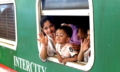 গত দু’দিনে ঢাকা ছেড়েছেন ৪১ লাখ মানুষ