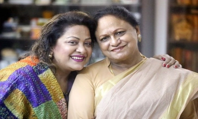 মায়ের জন্য দোয়া চাইলেন অরুণা বিশ্বাস