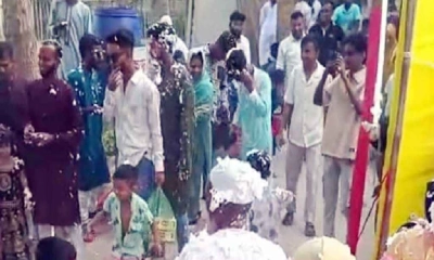 বিয়ের গেটে পার্টি স্প্রে দেওয়া নিয়ে তুলকালাম