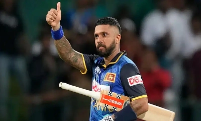 কুশল মেন্ডিসের সেঞ্চুরিতে বড় রানের পথে শ্রীলঙ্কা