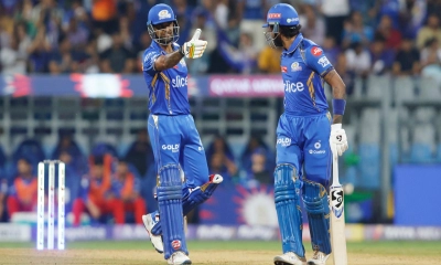 বল হাতে মুম্বাইকে চেপে রাখছে মুস্তাফিজরা