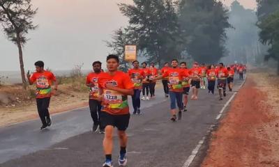 কক্সবাজারে অনুষ্ঠিত হয়ে গেল বিজয় দিবস হাফ ম্যারাথন