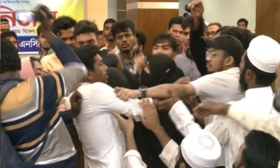 নাহিদের সামনেই ‘ভুয়া, ভুয়া’ স্লোগান