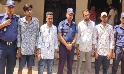 নারায়ণগঞ্জে কোকাকোলার গুদামে হামলার চেষ্টা, চার যুবক আটক