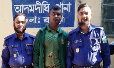 সেনা সদস্যের পরিচয়ে তদন্তে গিয়ে যুবক গ্রেপ্তার