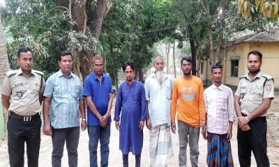 আদমদীঘিতে মাদকসেবনের দায়ে ৫ জনের জেল