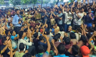 ‘লীগ ধর, জেলে ভর’, স্লোগানে উত্তাল যমুনা