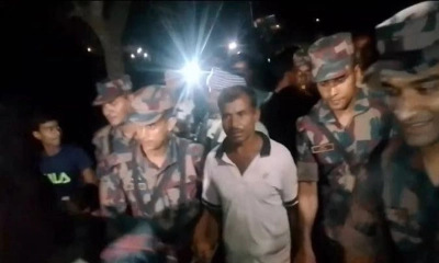 দিনাজপুর সীমান্তে দুই বাংলাদেশিকে ফেরত দিল বিএসএফ