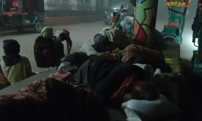 ছিন্নমূল মানুষের ঘুমের জায়গায় পুলিশের পানি, ভিক্ষুকের আর্তনাদ