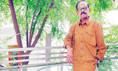 স্মৃতিময় গানের সঙ্গে...
