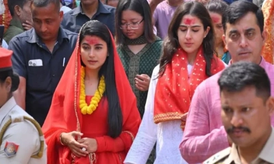 দেবীর দর্শনে গিয়ে বিতর্কিত হলেন সারা আলি খান!