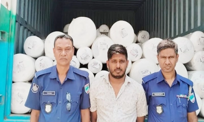উদ্ধার ২৫ কোটি টাকার কাপড়, গ্রেপ্তার চক্রকে
