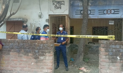 চাঁপাইনবাবগঞ্জে নিজ ঘর থেকে আইনজীবীর মরদেহ উদ্ধার