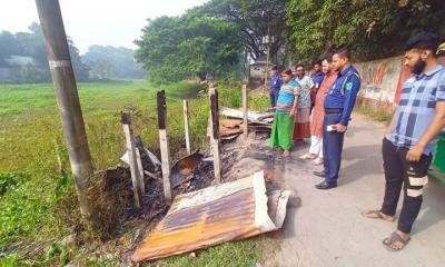 আগুনে পুড়ে ছাই মুদি দোকানির স্বপ্ন