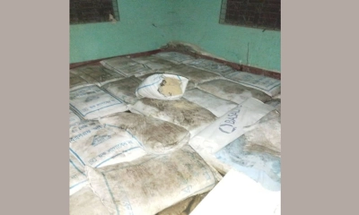 ব্যবসায়ীর ফ্ল্যাটে  পাওয়া গেল ৩০০ বস্তুা চিনি