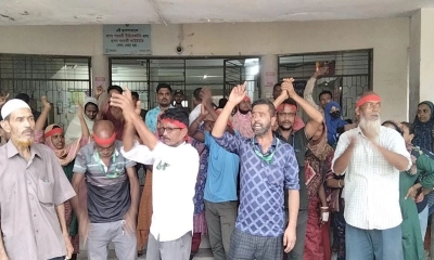 ‘প্রায় ১ বছর বেতন ছাড়া কাজ করে এখন শুনি চাকরি নাই’  