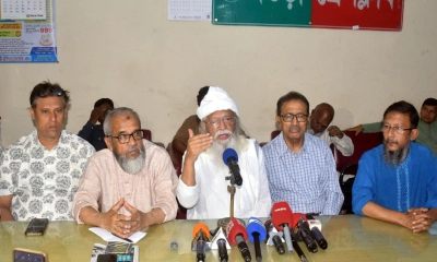 রাখাইনে মানবিক করিডর দেওয়া উচিত নয় : ফরহাদ মজহার