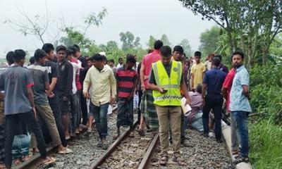 সন্তানকে নিয়ে ট্রেনের নিচে ঝাঁপ দিয়ে মায়ের আত্মহত্যা